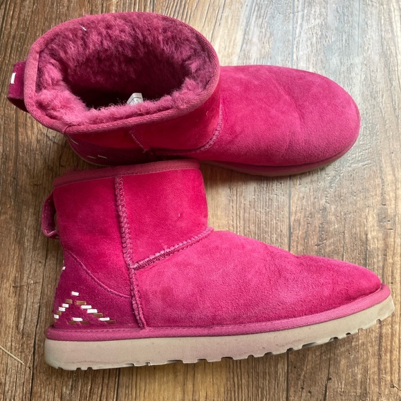UGG Classic Mini Rustic Weave Pink Sheepskin. Size 8 - Picture 2 of 10